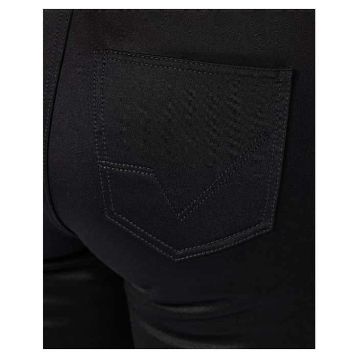 Foto: Ellison 2 Dames Motorlegging