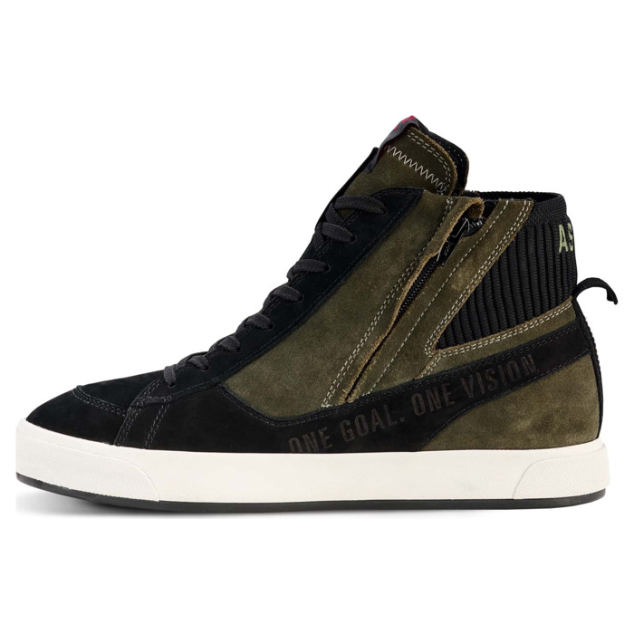 Foto: Stated WP Motor Sneakers