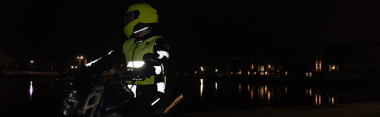 Foto: Motorrijden in het donker