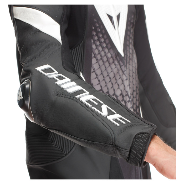 Foto: Laguna Seca 6 Perf 1PC Leren Motorpak